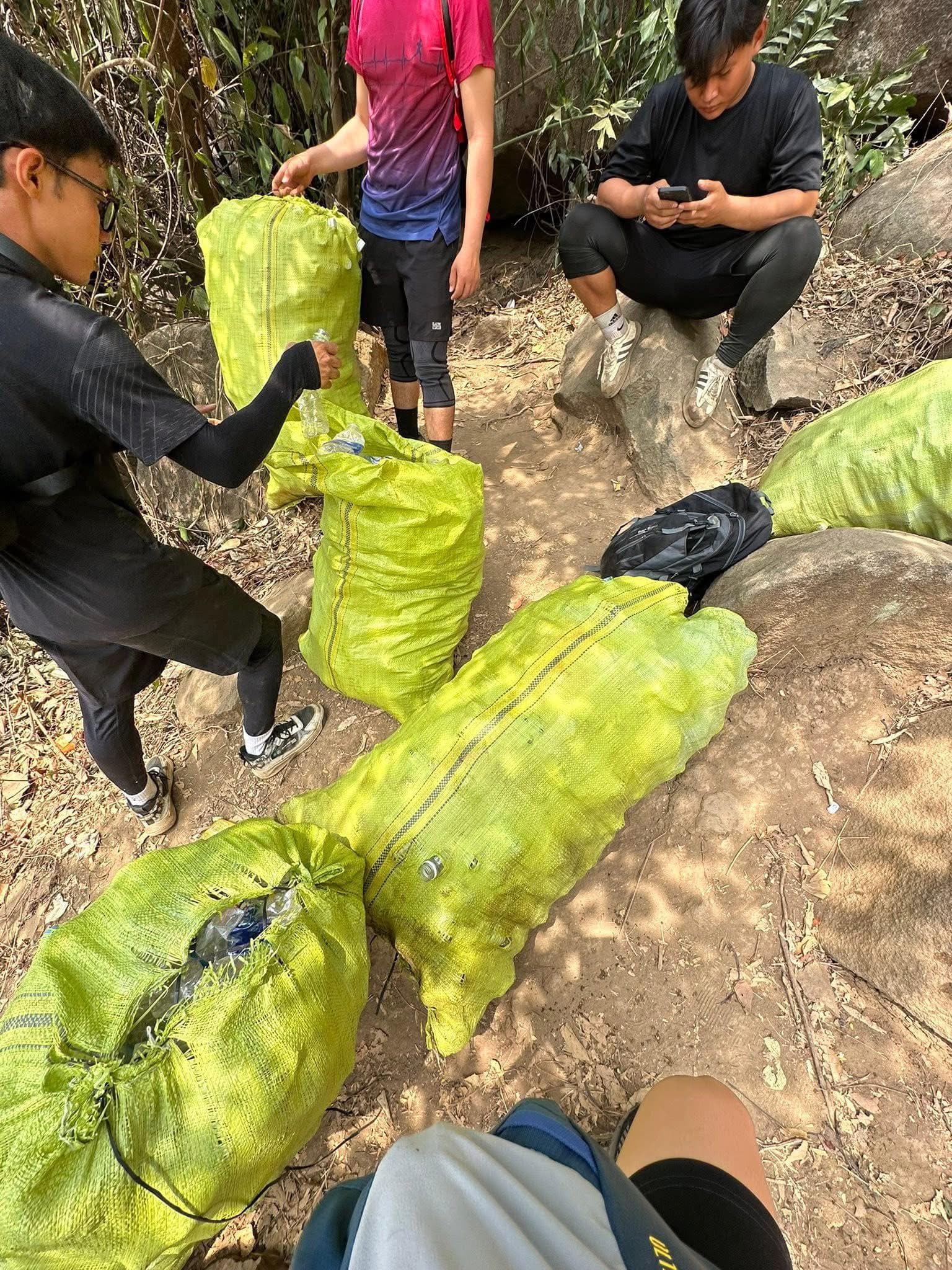 Trekking Xanh: Đi Qua Rừng, Đừng Để Lại Gì Ngoài Dấu Chân
